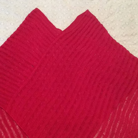 Chico raspberry knit poncho. - Picture 3 of 6